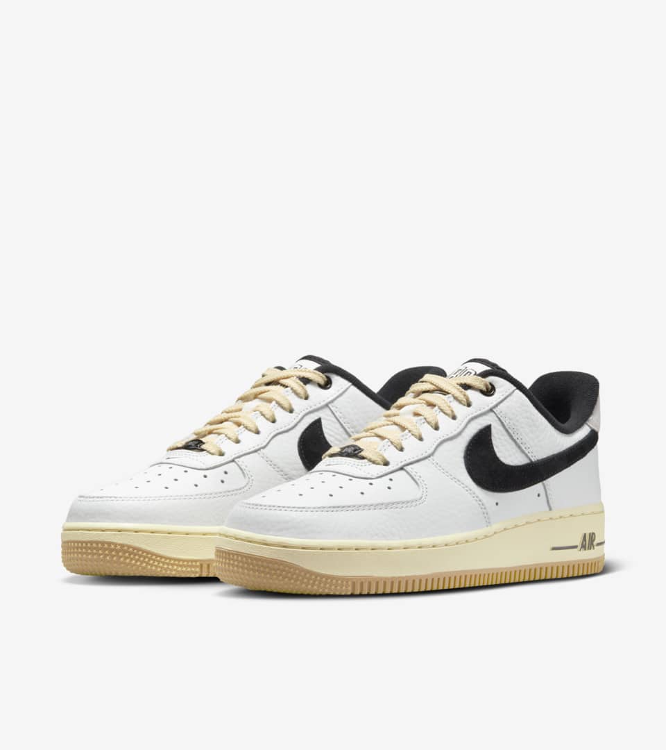 Air Force 1 '07 'Black and Summit White' voor dames (DR0148-101) —  releasedatum. Nike SNKRS BE