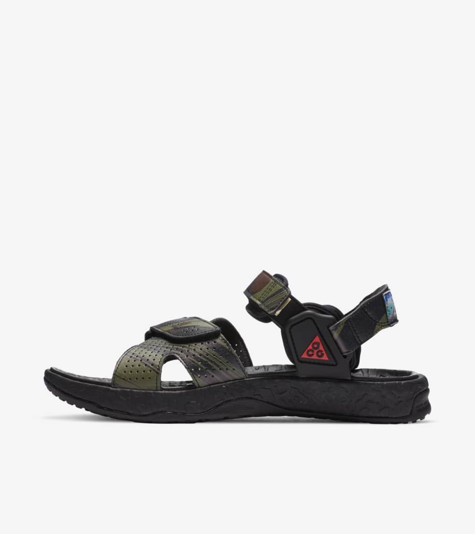 Nike store deschutz sandals