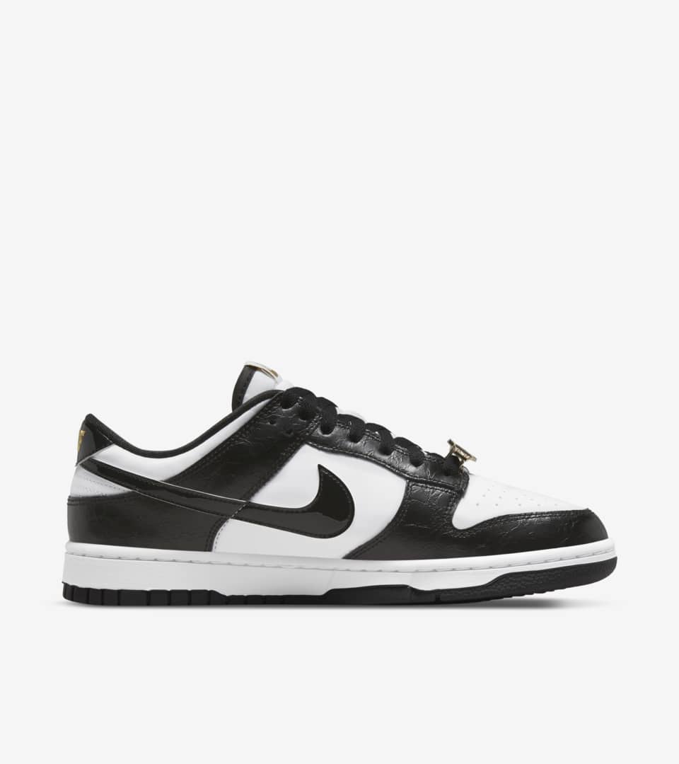 NIKE DUNK LOW レトロ SE Black and White ダンク