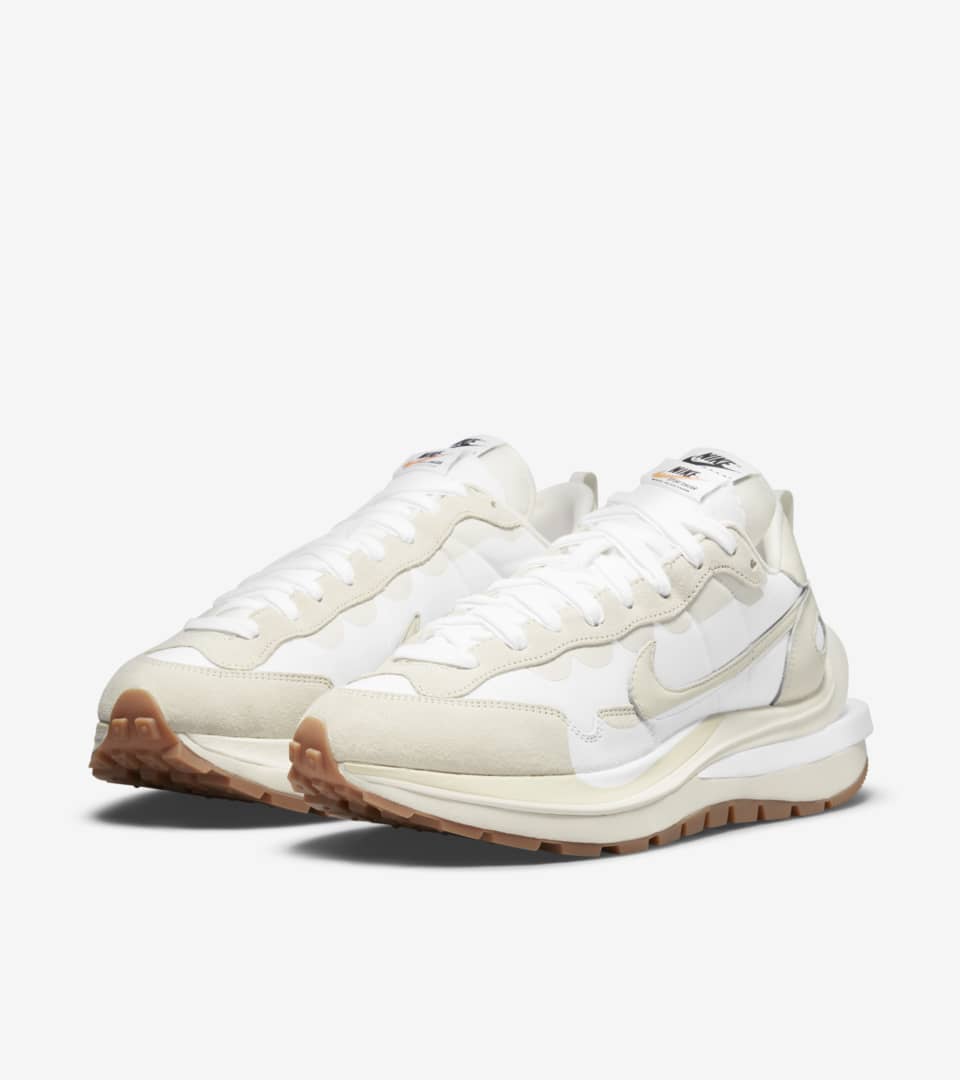 de eerste Miles Brawl Nike x sacai VaporWaffle 'White and Gum' (DD1875-100) Release Date. Nike  SNKRS