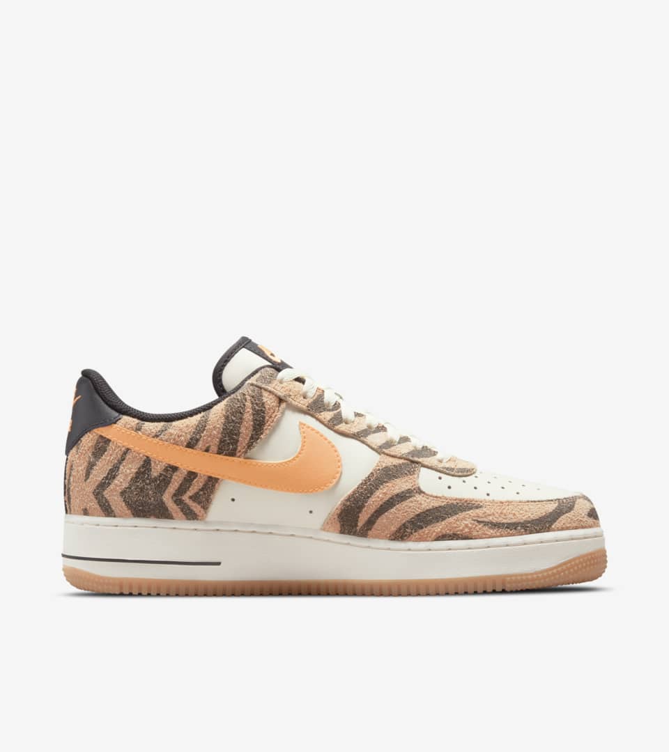 NIKE公式】エア フォース 'Orange Zebra' (DJ6192-100 AF 1). Nike SNKRS JP