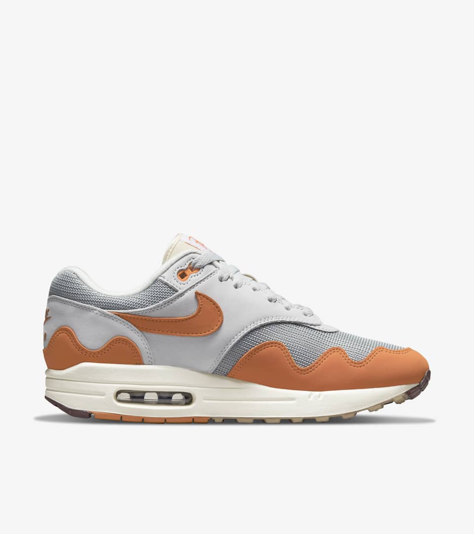 วันเปิดตัว Air Max 1 x Patta “Monarch”. Nike SNKRS TH