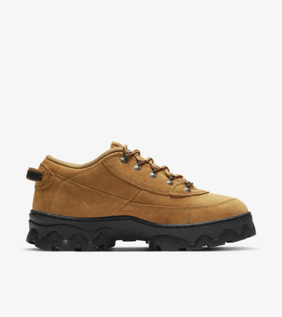 NIKE WMNS LAHAR LOW WHEAT ACG ナイキ ラハール