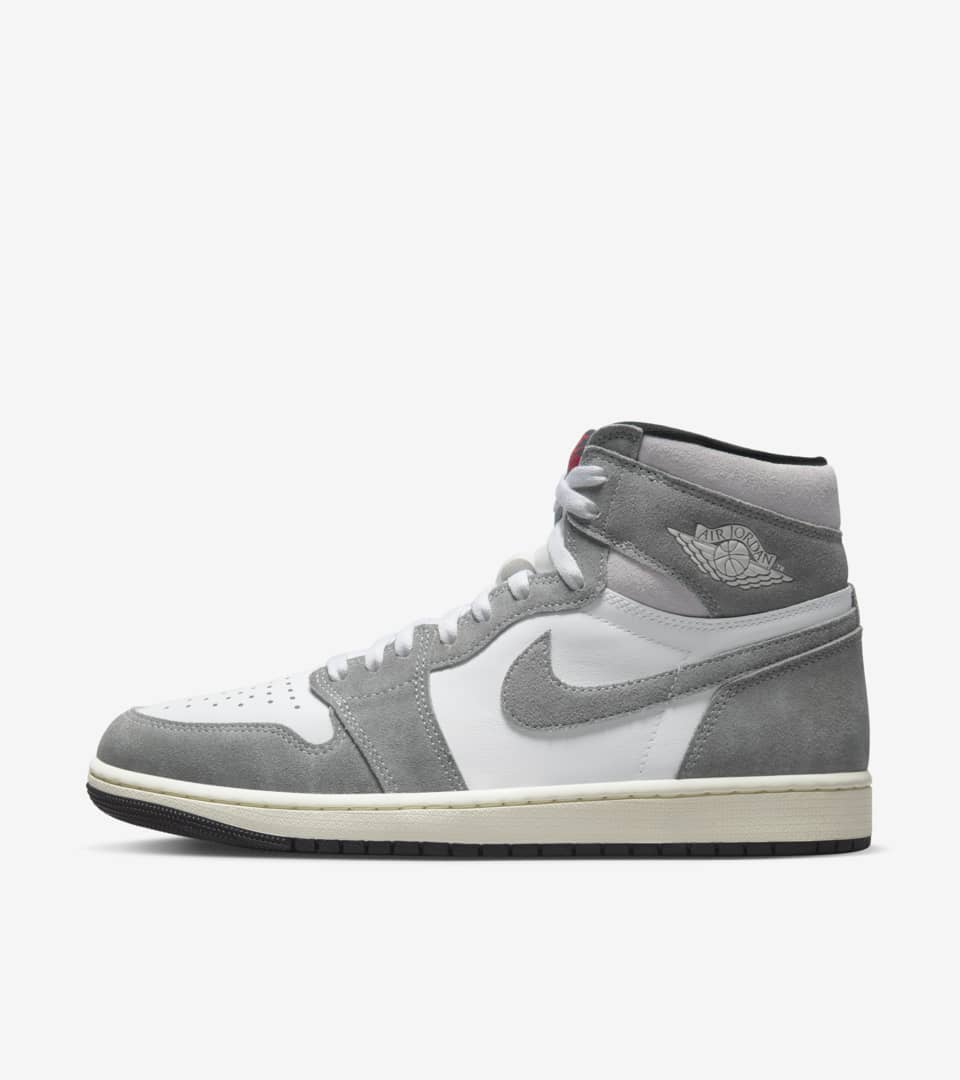 Air Jordan 1 'Black and Smoke Grey' (DZ5485-051) . Nike SNKRS GB