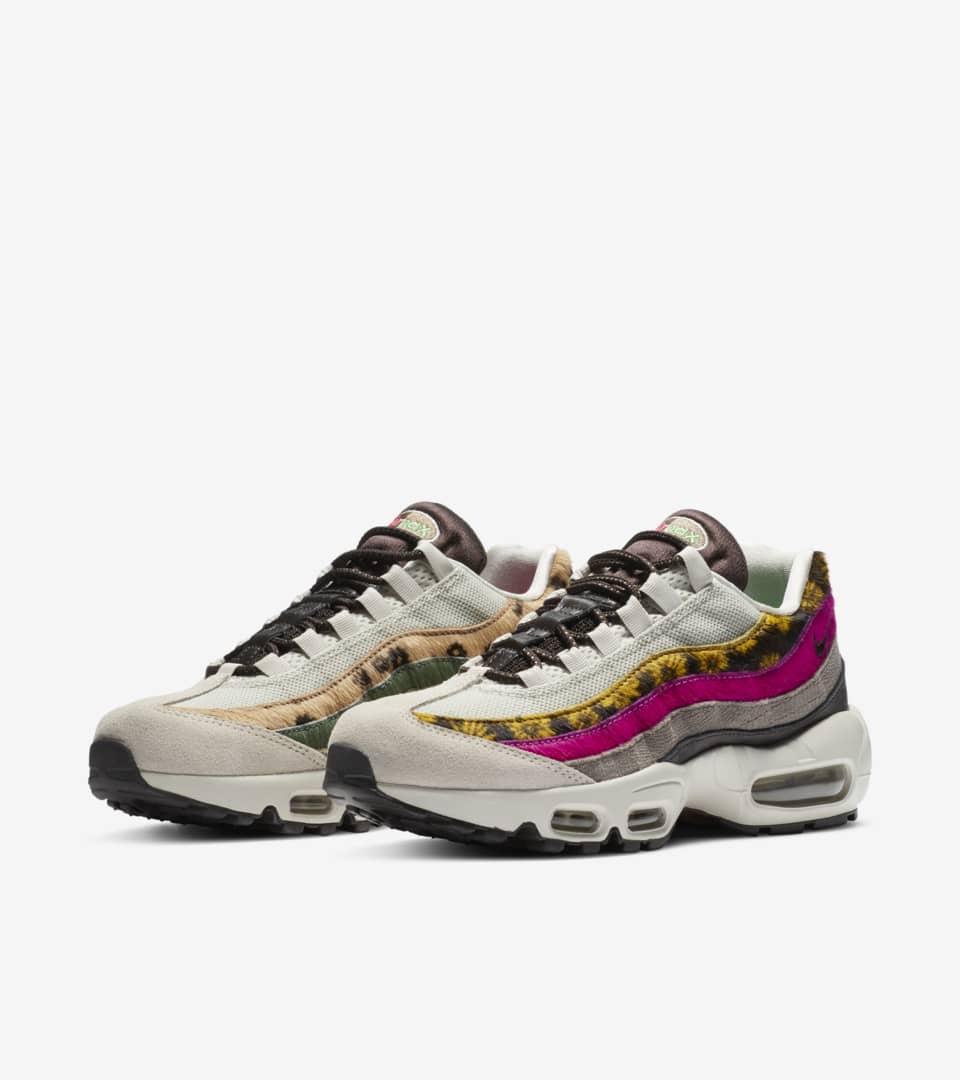 nike air max with chain