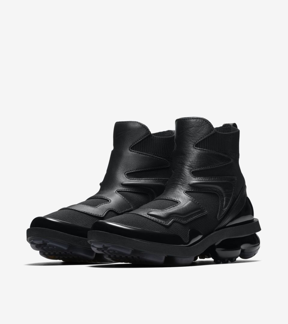 nike air vapormax light ii in black