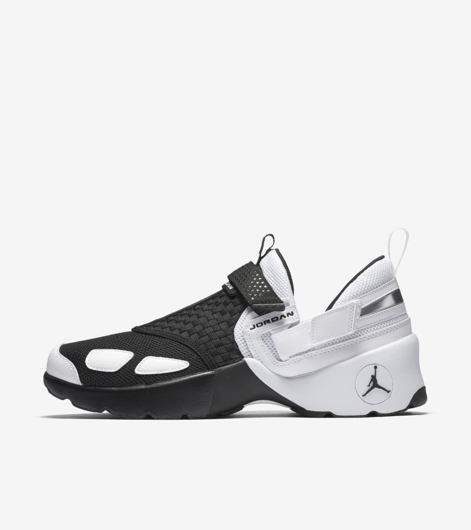 ジョーダン トランナー LX 'Black & White'. Nike SNKRS JP