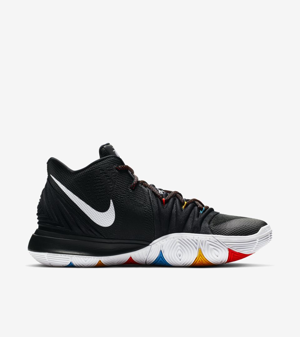 nike kyrie 5 friends youth