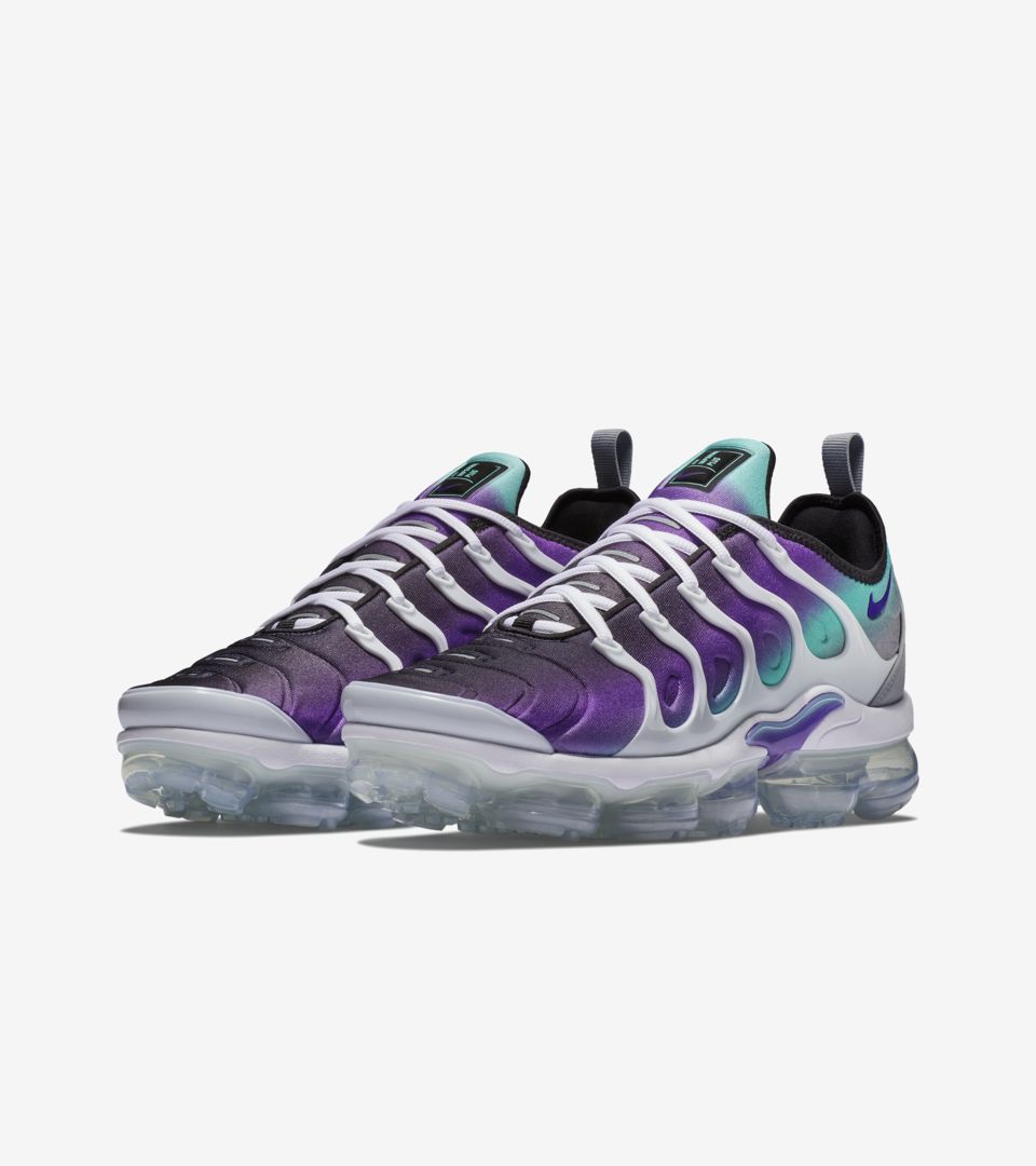 purple nike vapormax