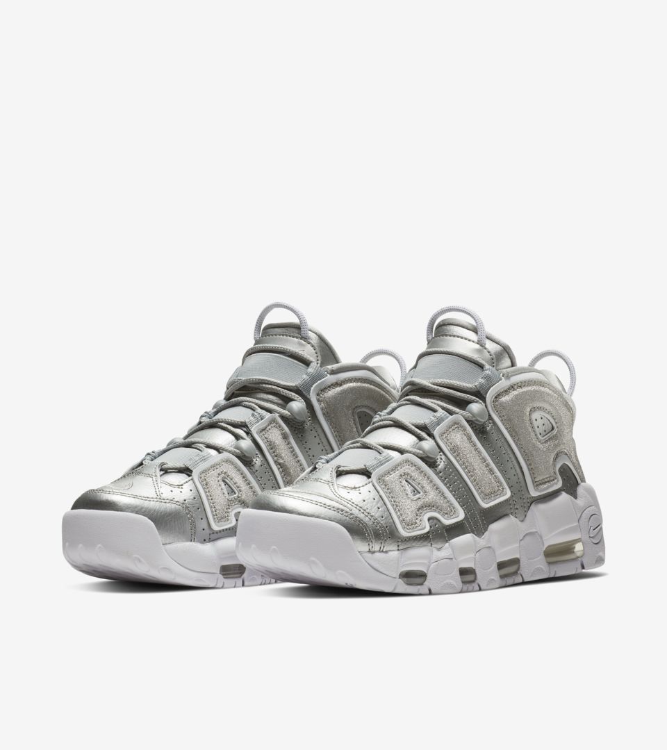 nike air more uptempo womens black and white