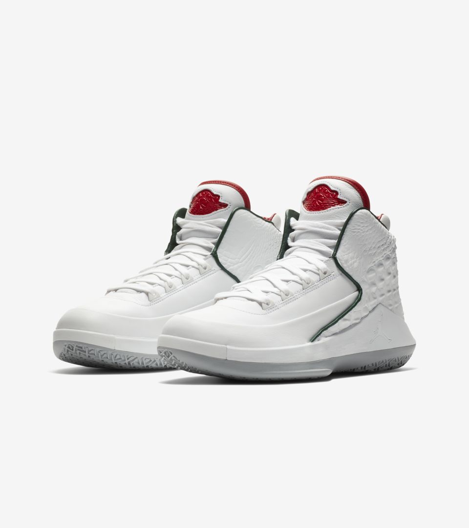 Air Jordan 32 'White \u0026 University Red 