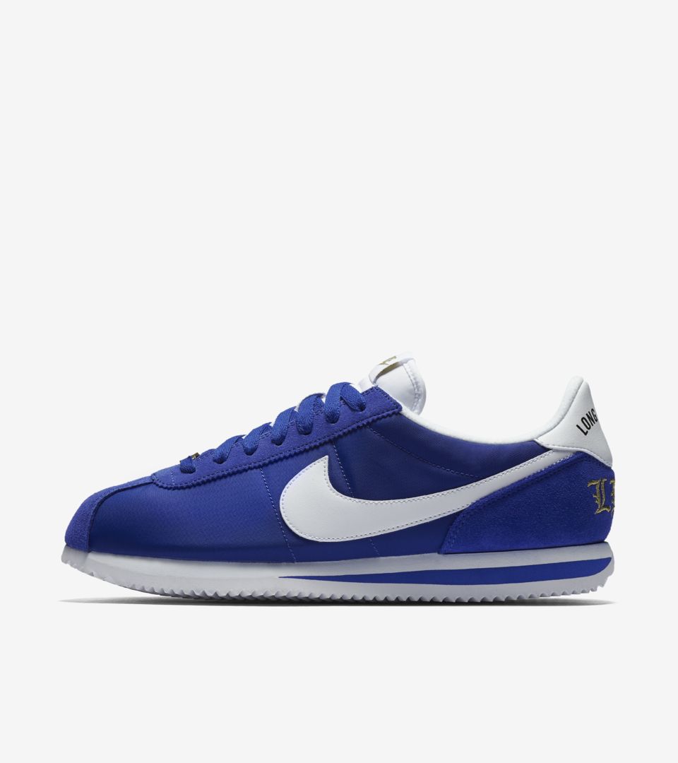 nike cortez or ثني اللسان