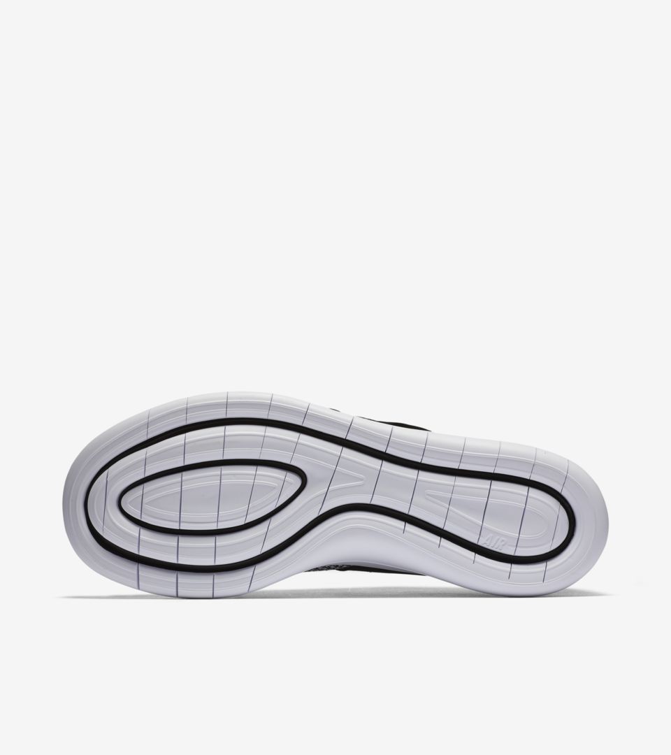 Personas mayores tragedia Desenmarañar Nike Air Sock Racer Ultra Flyknit "Black &amp; White" per a dona. Nike  SNKRS ES