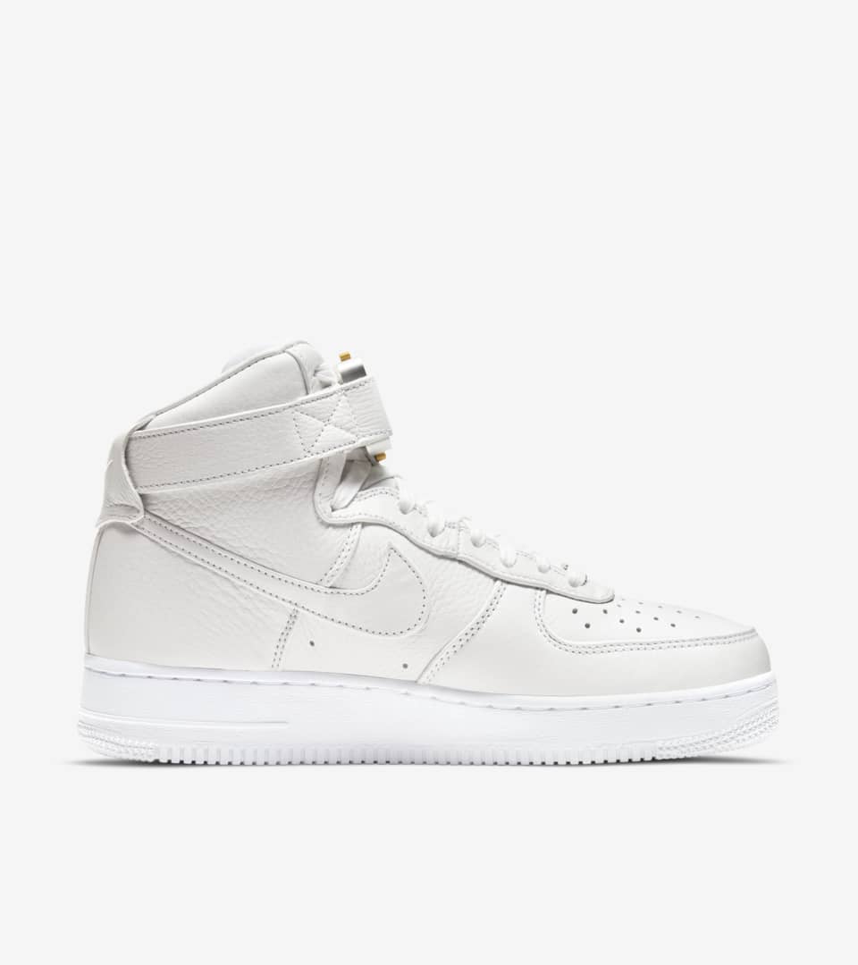 Air Force 1 High x ALYX „Triplafehér” – megjelenési dátum. Nike SNKRS HU