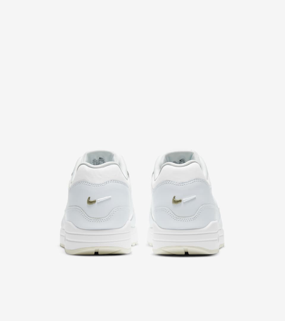 Outsole - ✓ Your place for exclusive collectible sneakers and Nike laces