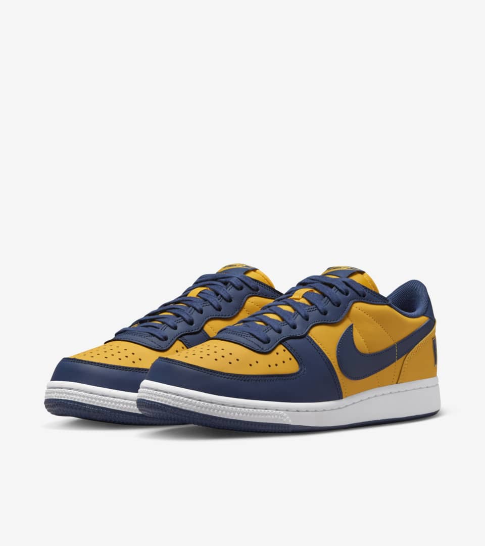 Nike id university outlet gold