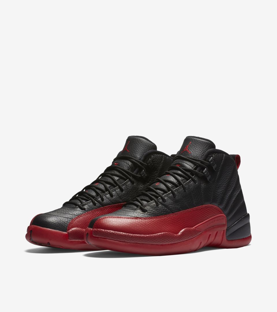 Jordan 12 noir et rouge hot sale