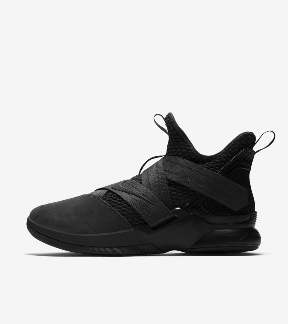 Fecha de lanzamiento de las Nike LeBron Soldier 12 SFG Dark 23 Nike SNKRS