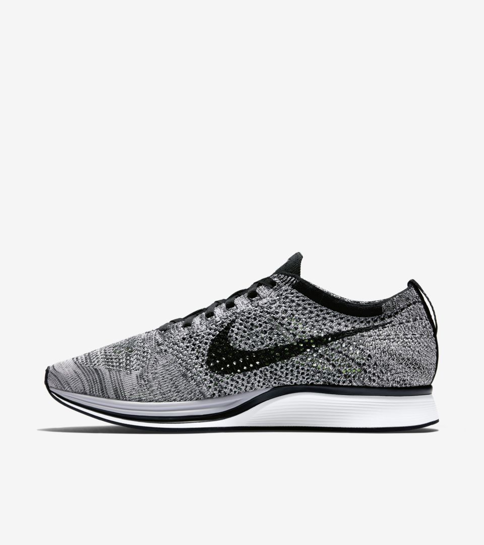 Nike flyknit shop black racer