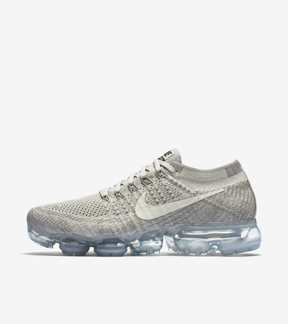 nike flyknit grey womens