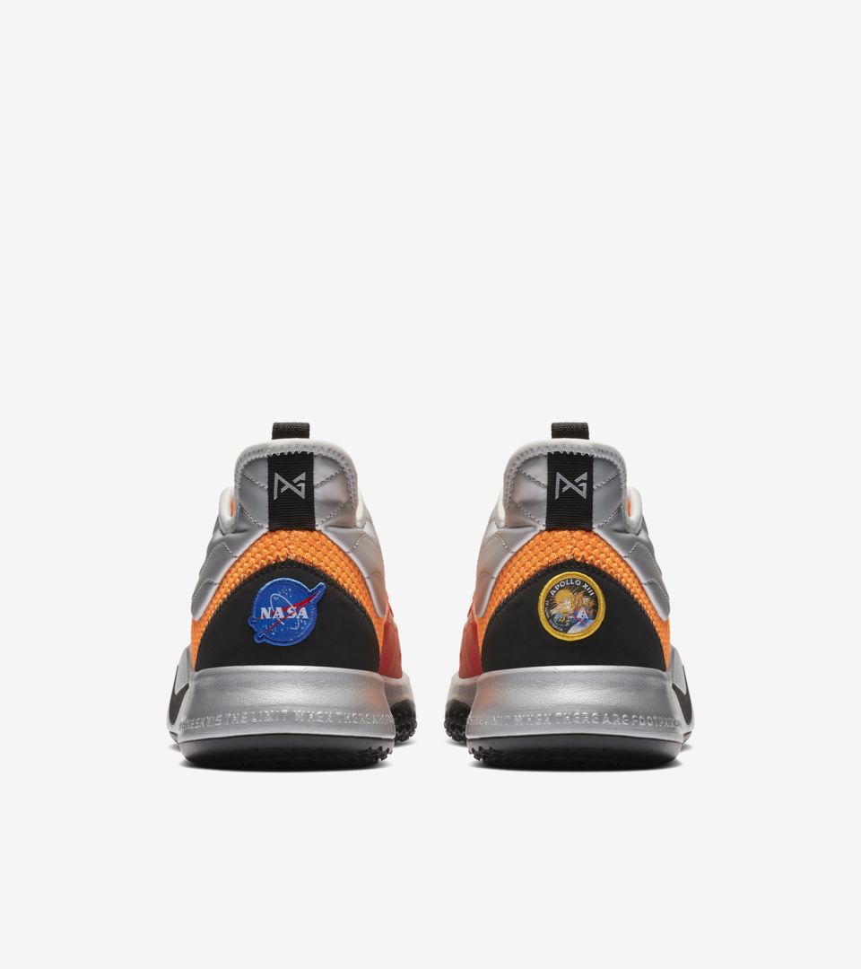 Fecha de lanzamiento de Nike PG NASA Orange". Nike SNKRS ES