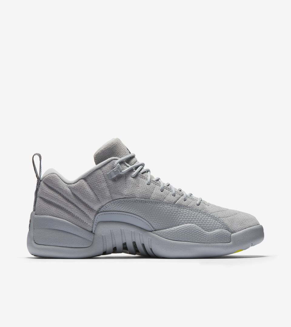 エア ジョーダン 12 レトロ LOW 'Wolf Grey'. Nike SNKRS JP