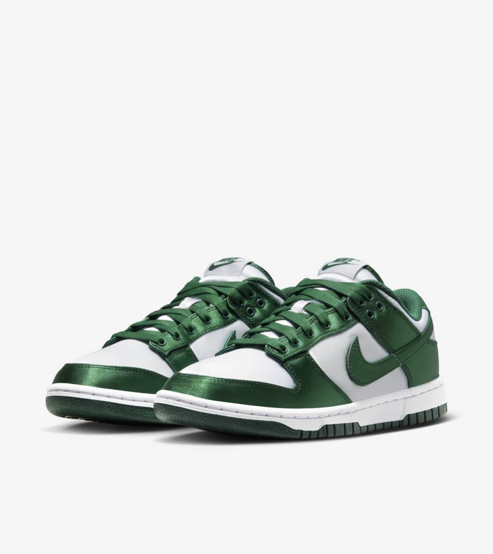 Green white shop nike dunks