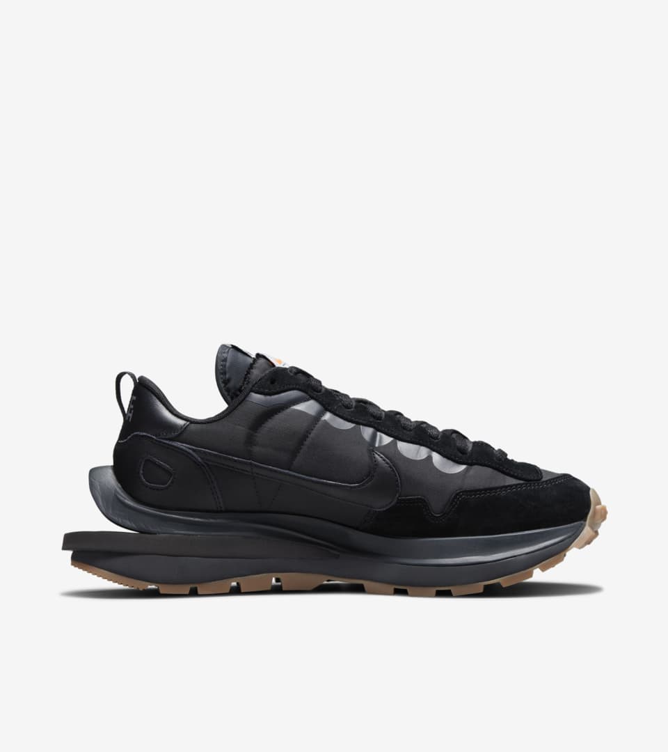 sacai vaporwaffle nike