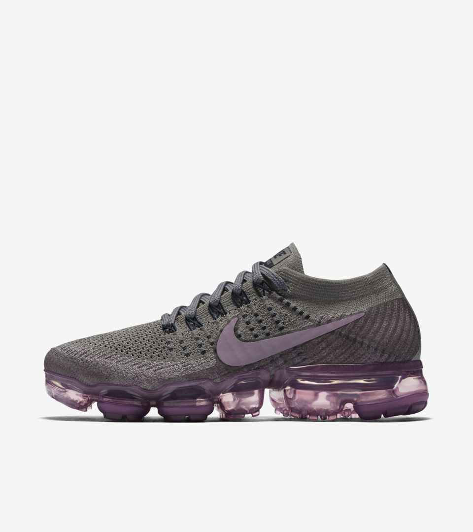 vapormax flyknit grey and pink