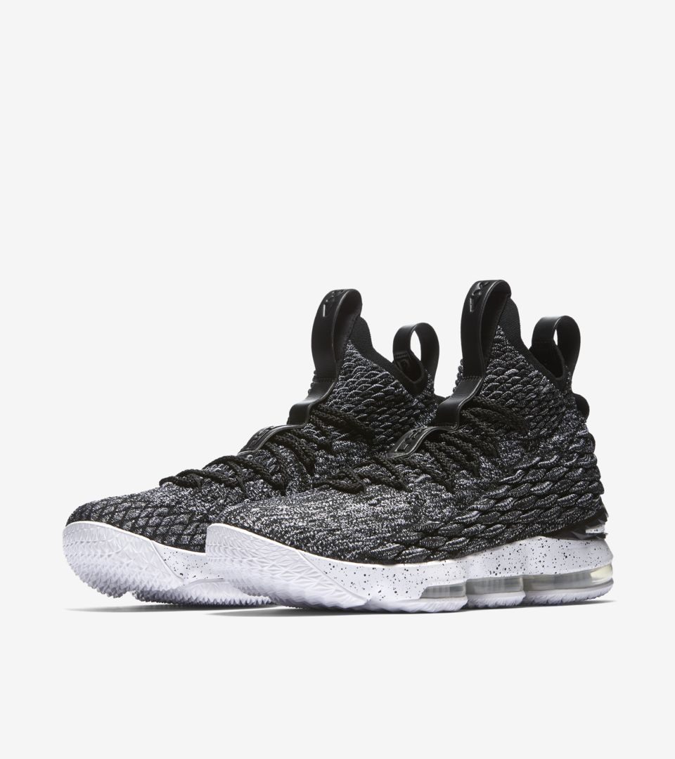 NIKE LEBRON 15 “Ashes” レブロン15