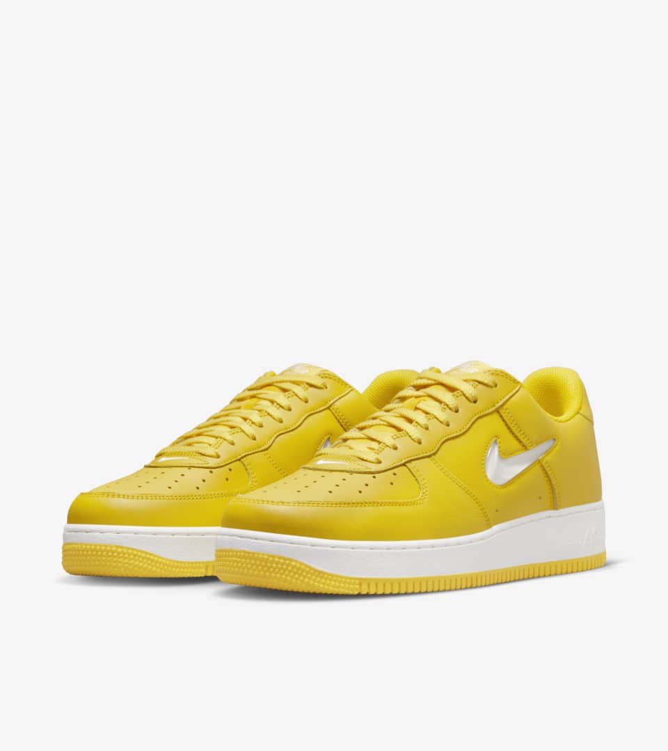 Monument bloed laag Air Force 1 'Color of the Month' (FJ1044-700) — releasedatum . Nike SNKRS NL