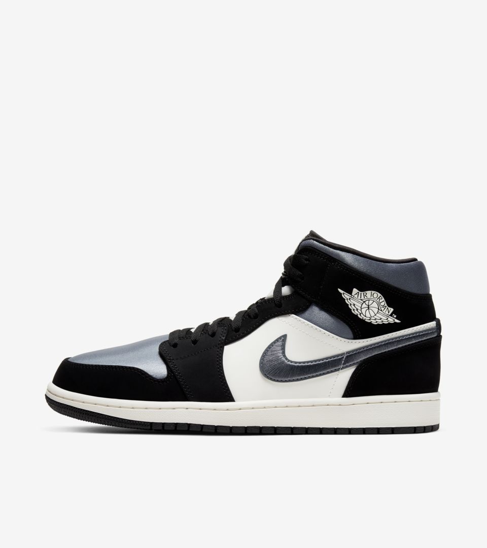 nike air jordan 1 black white