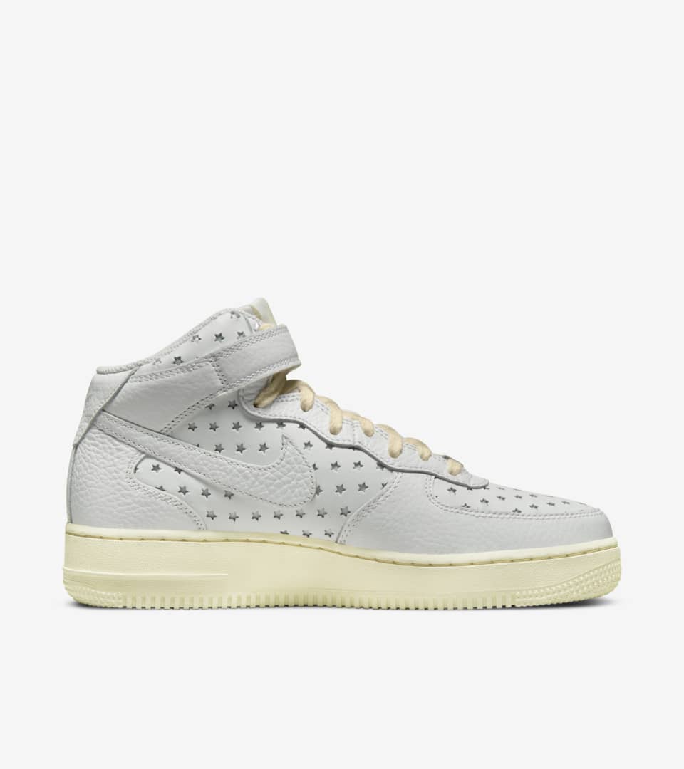 Air Force 1 Mid 'Summit White and Coconut Milk' voor dames (DV3451-100) —  releasedatum. Nike SNKRS NL