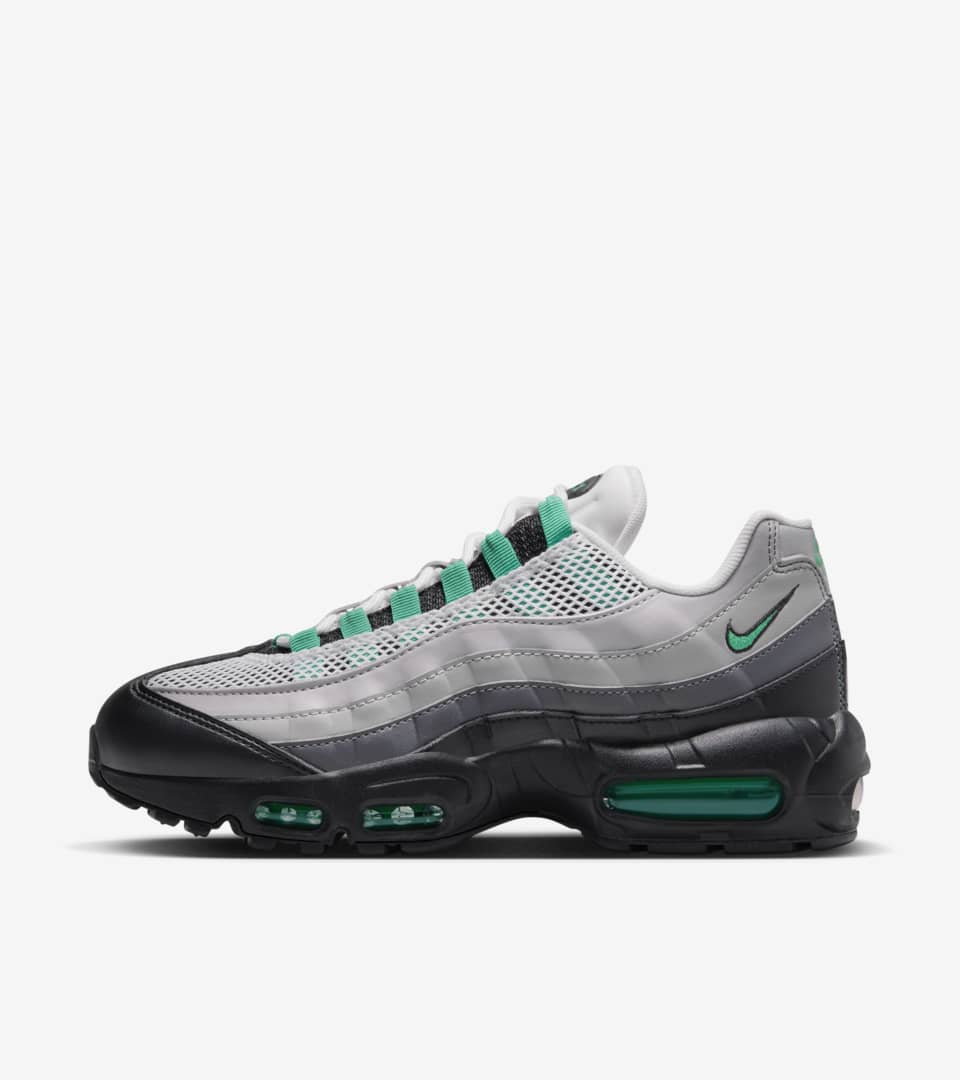 Women's Air 'Black and Stadium Green' (DH8015-002) Date. Nike SNKRS