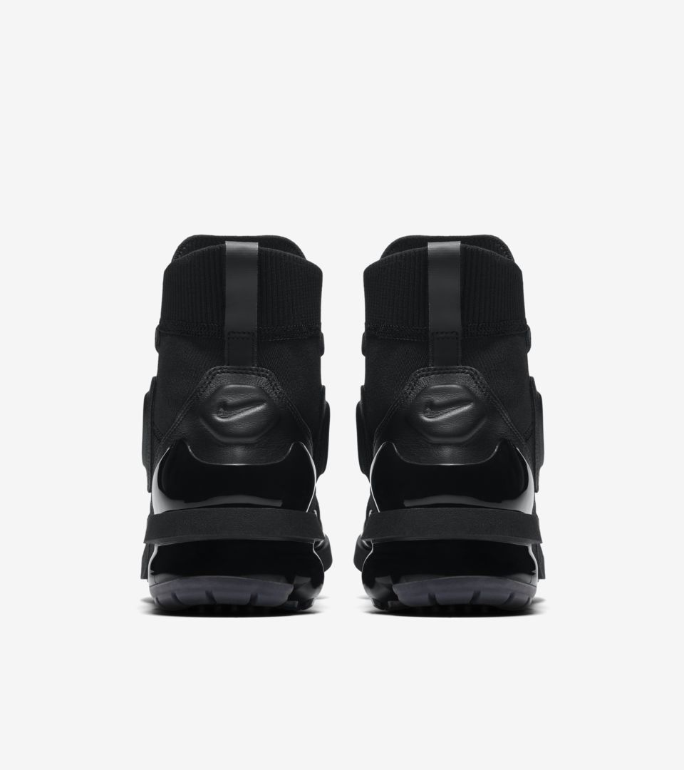 al menos Pareja grandioso Women's Vapormax Light II 'Triple Black' Release Date. Nike SNKRS