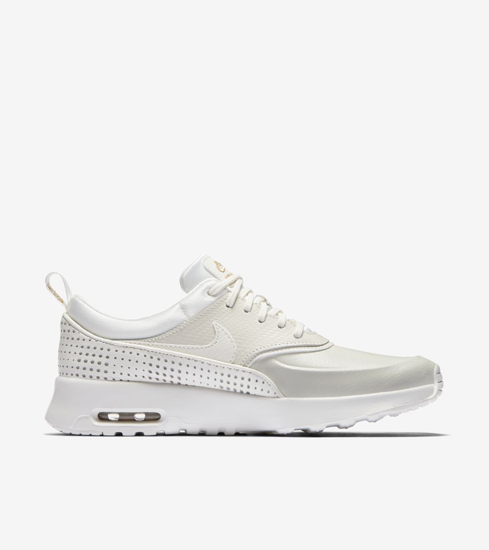 nike air max thea womens white and gold