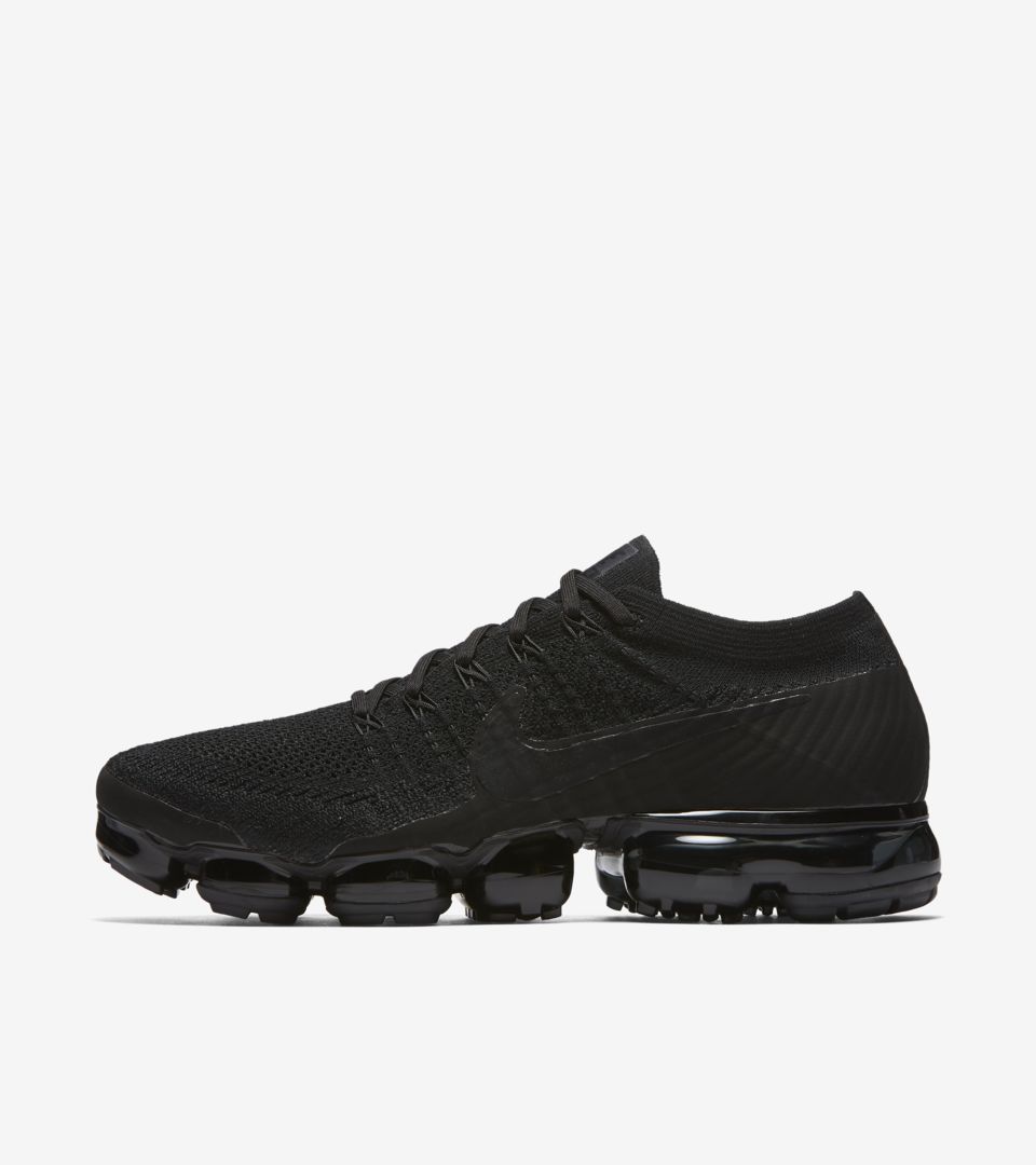 nike vapourmax black