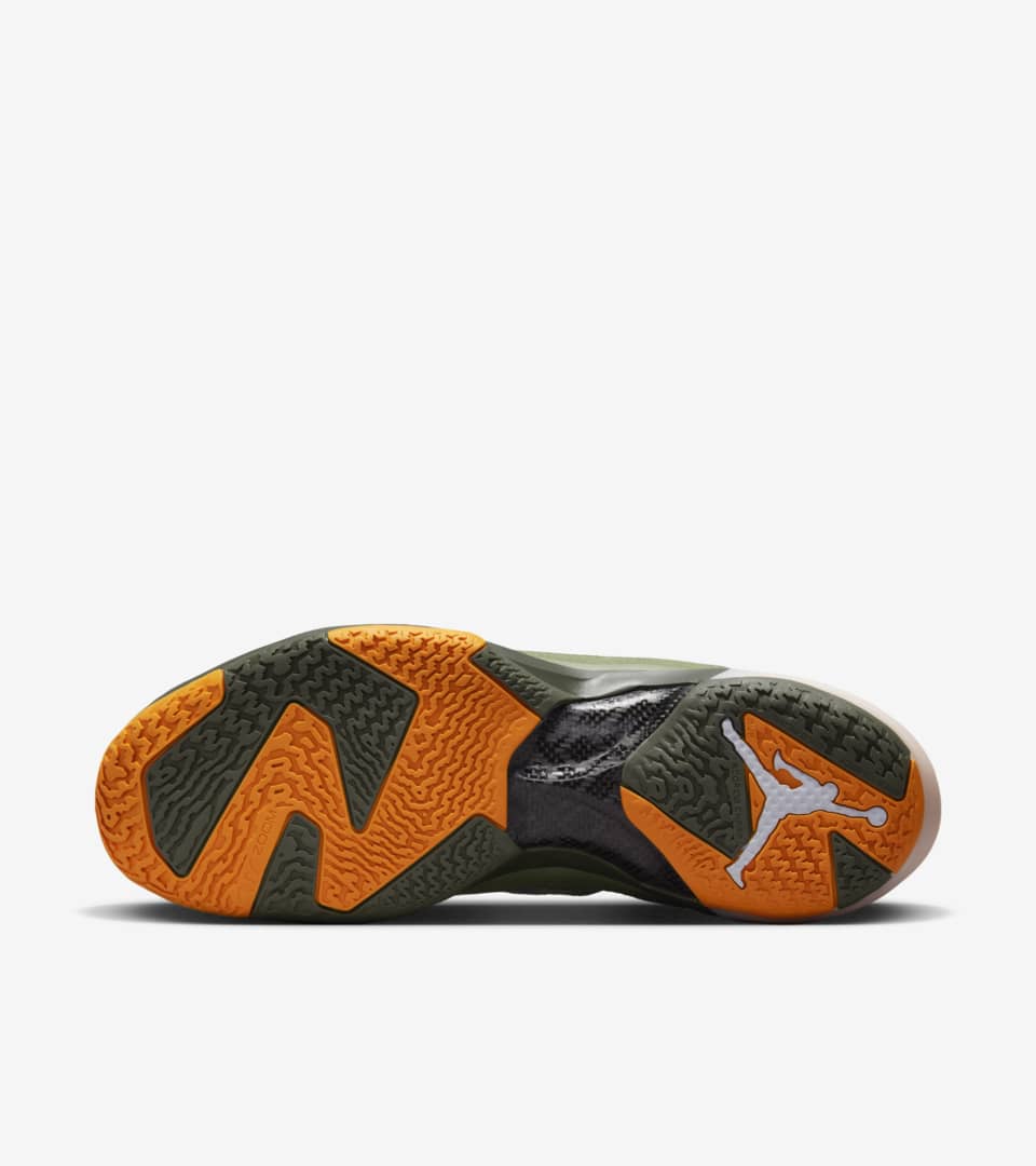 2021秋冬新作】 JORDAN 37 undefeated 27.5 美品 NIKE ジョーダン kids