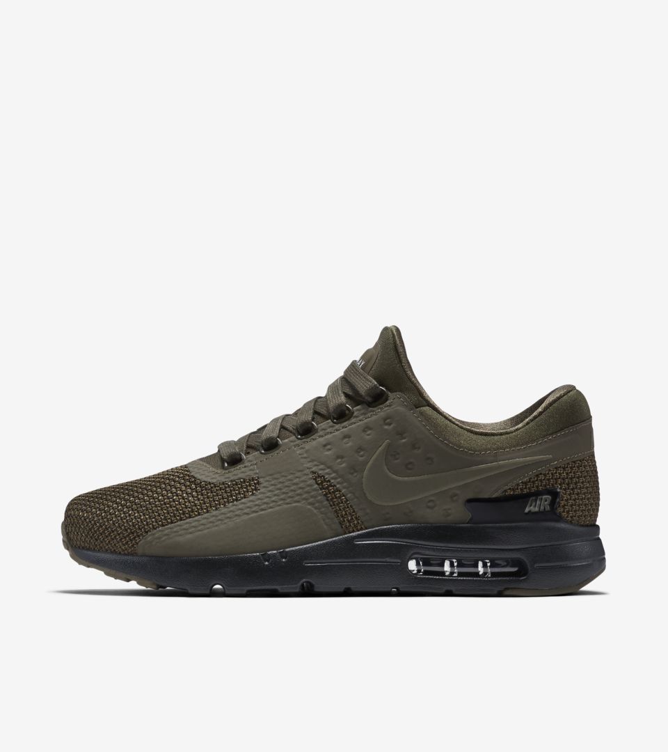 nike air max modern essential dark loden