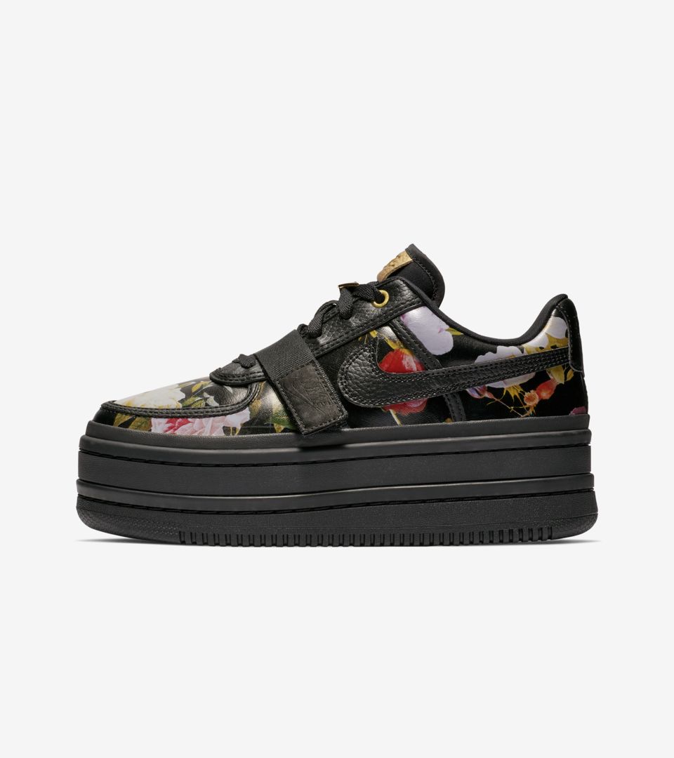 Vandal 2K LX 'Floral \u0026 Black'. Nike SNKRS