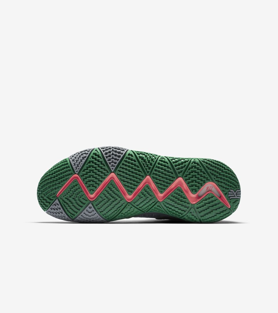 kyrie 4 parquet legends