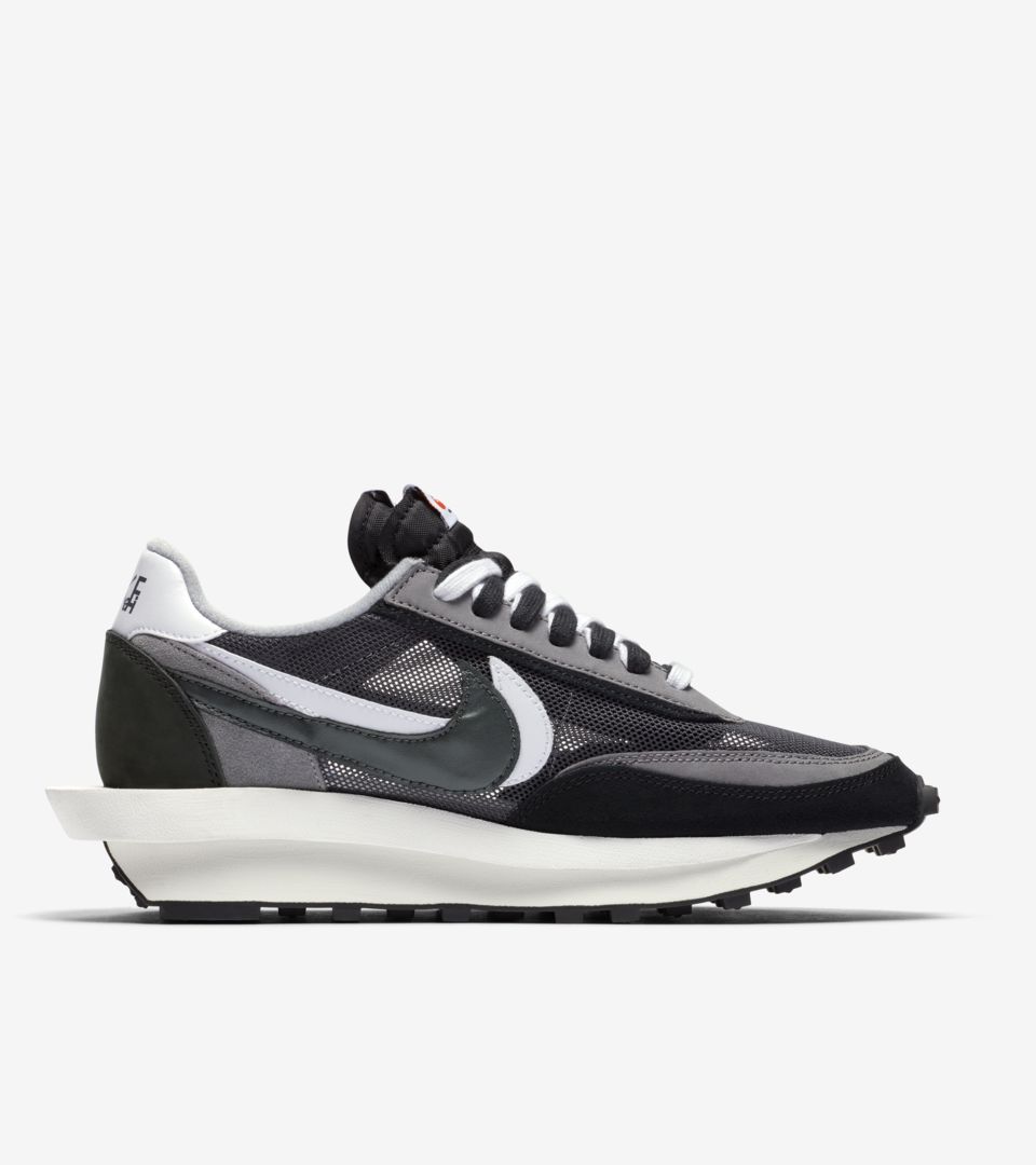 sacai x ナイキ LDワッフル 'Black' 発売日. Nike SNKRS JP