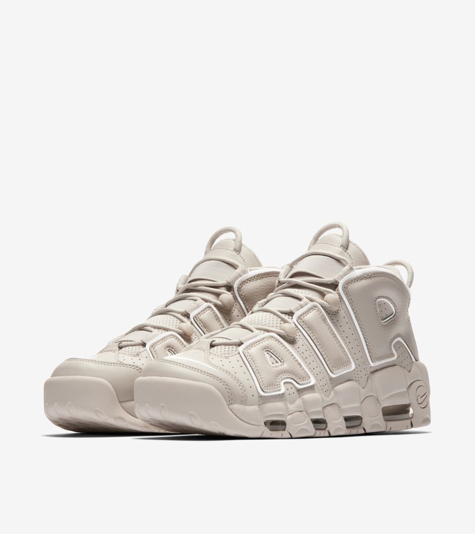 靴NIKE MORE UPTEMPO