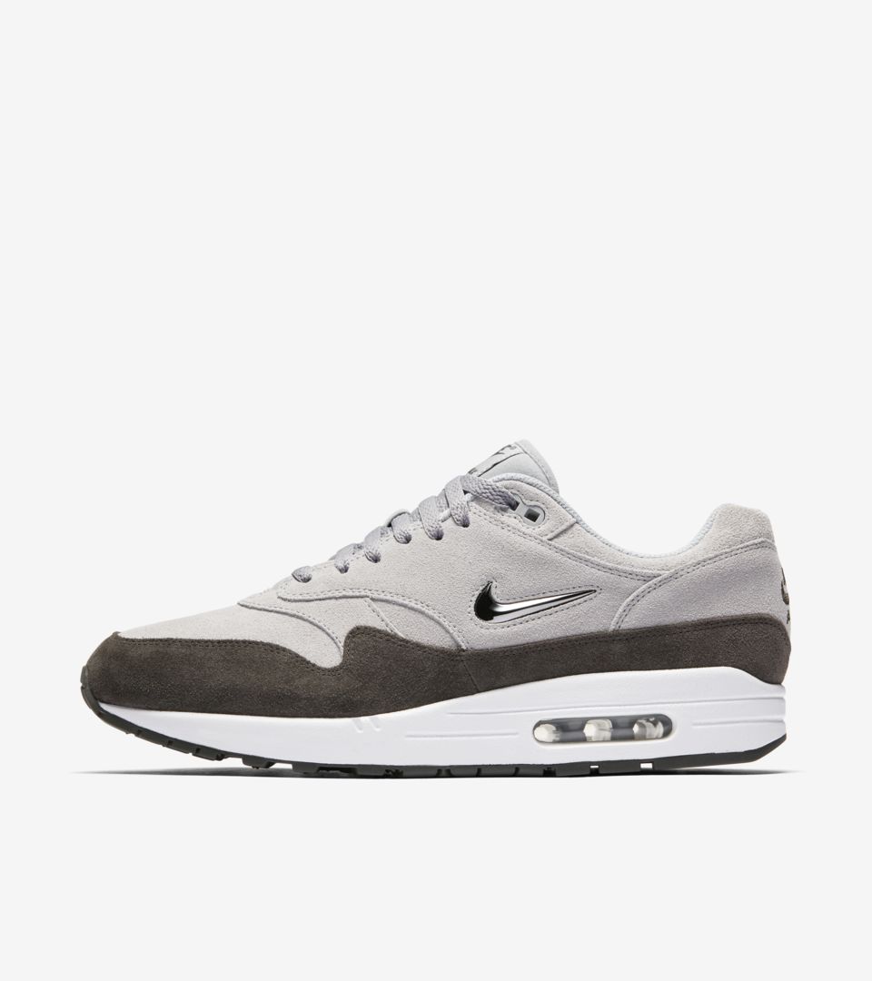 nike air max 1 black and grey