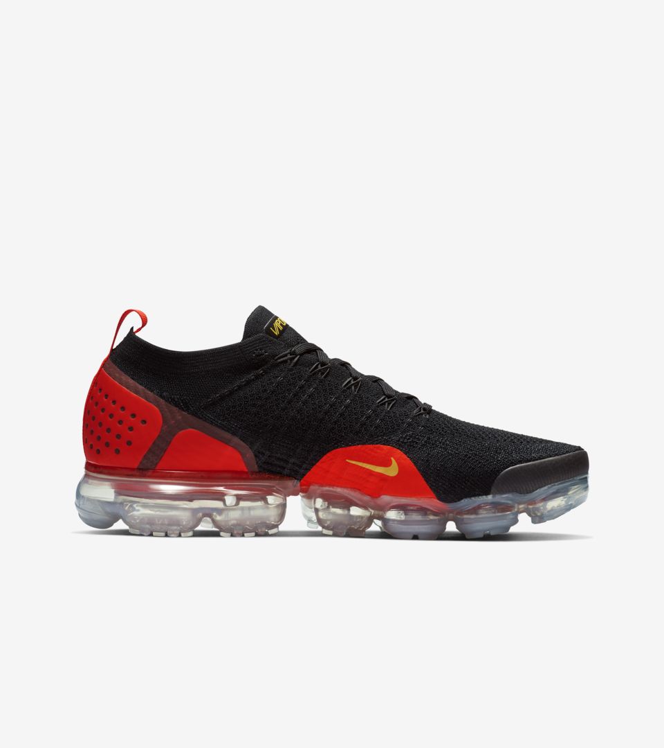 Nike vapormax flyknit sale black and orange