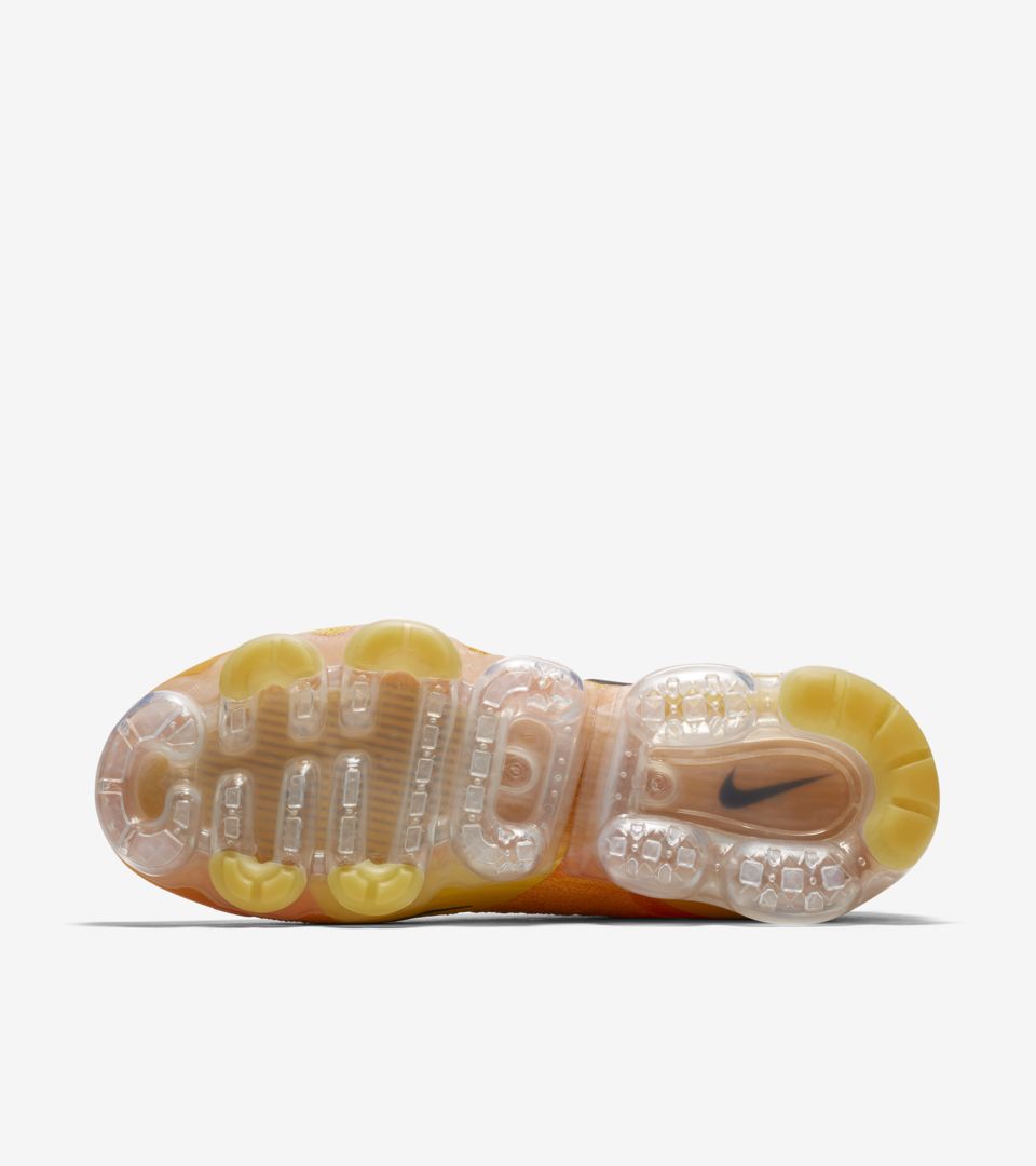 Vapormax moc university store gold