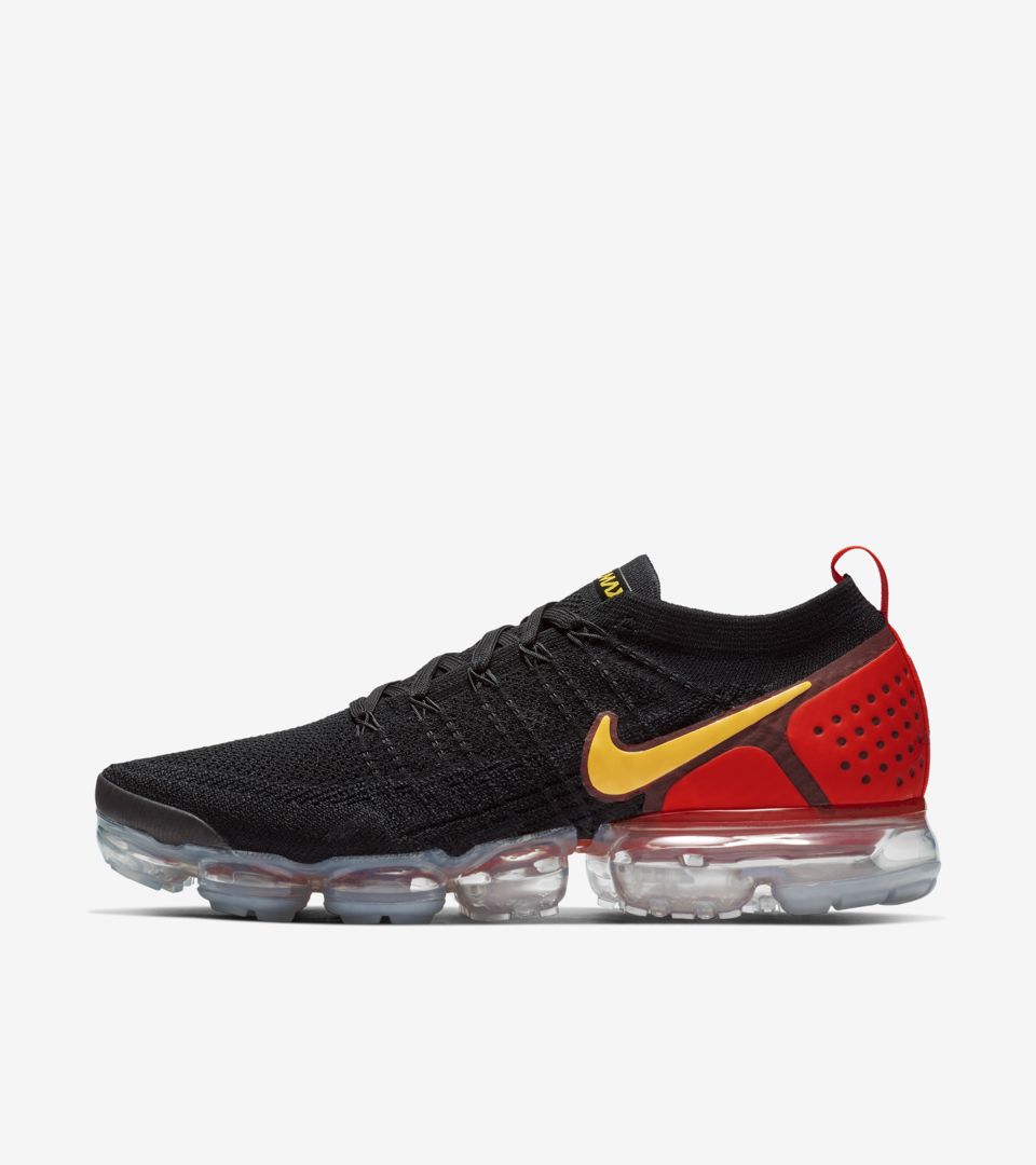 vapormax black and orange tick