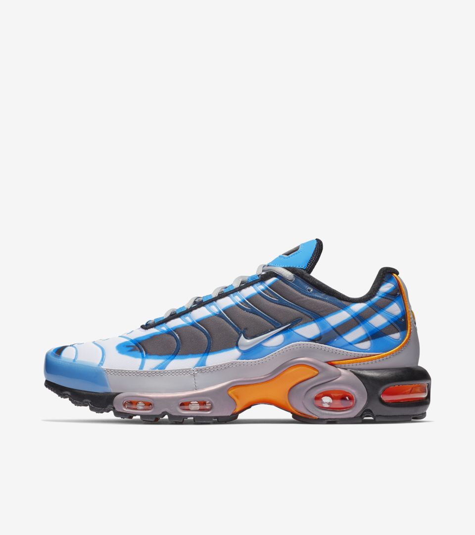 blue and red air max plus