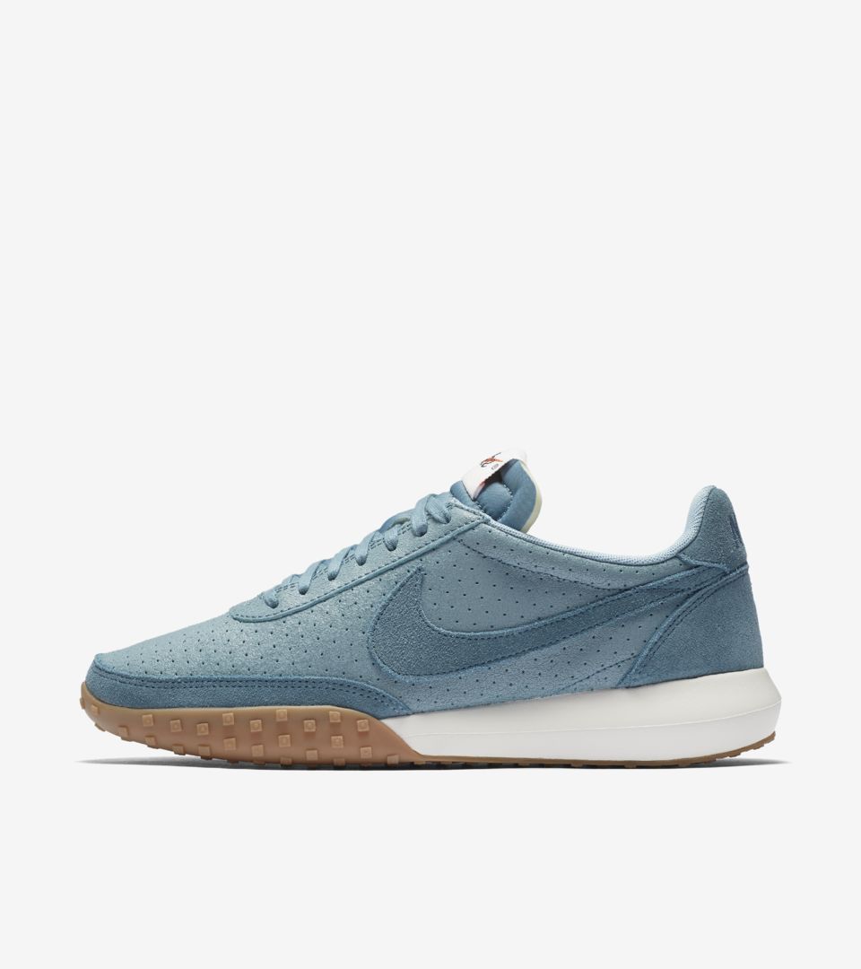 nike waffle womens