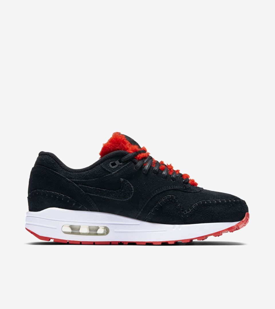 nike air max 1 black and red
